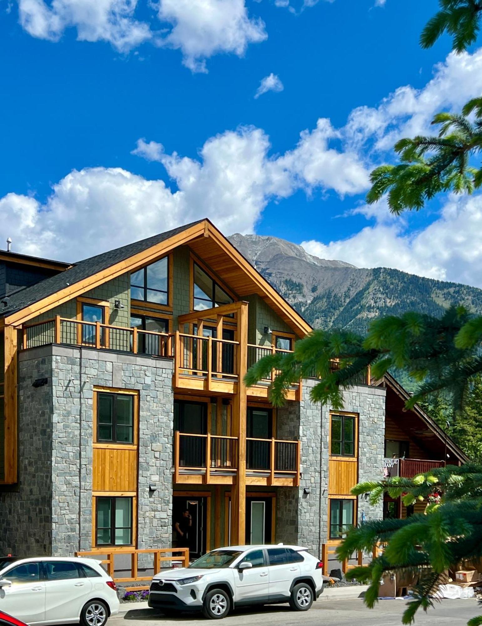 Special! New Downtown Mtn View Free Parking 2B&2B Apartment Canmore Exterior photo